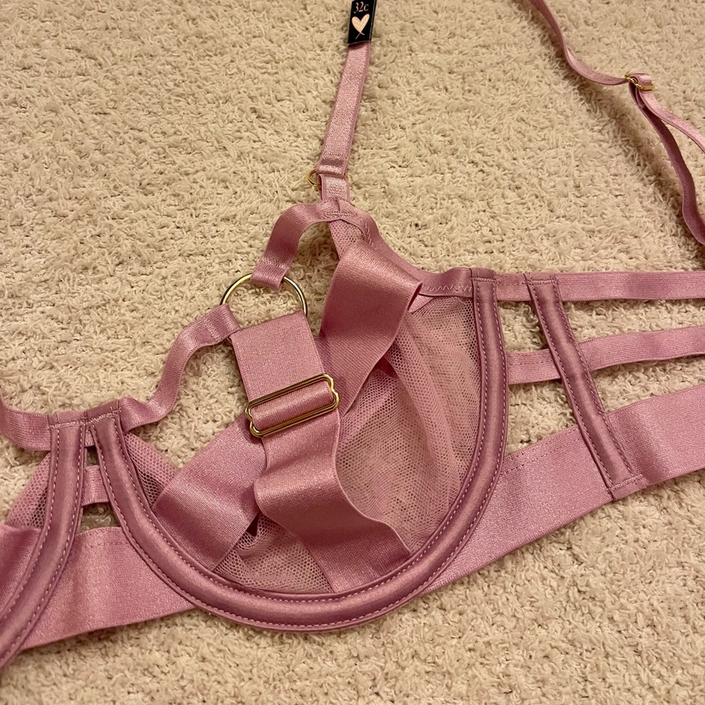 Victoria's Secret Light Pink Strappy Bra